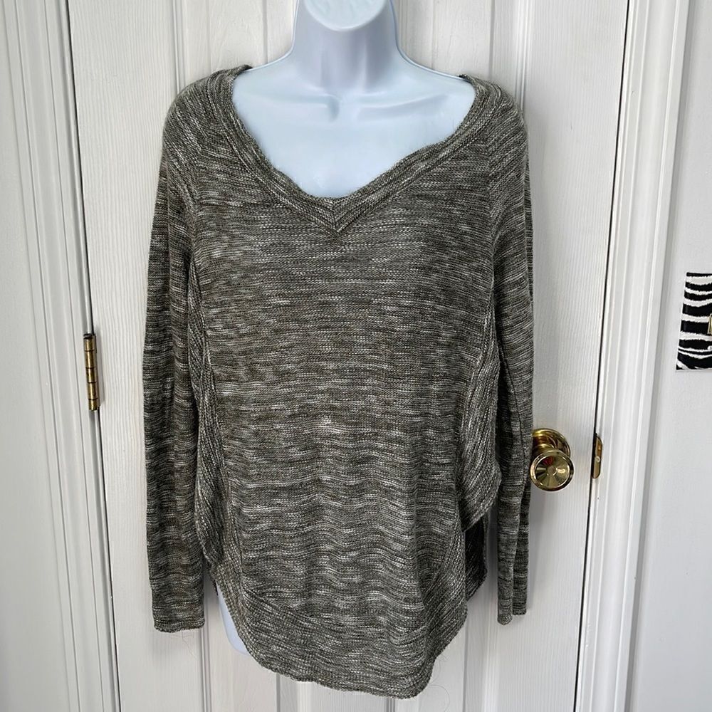 Sweater - Picture 1 of 5